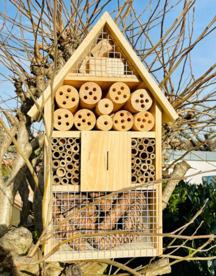 DARLUX Holz Umweltfreundliches Insektenhotel M Wildbienen-Nisthilfe 49x24x8 cm (HxBxT) Insektenhaus,