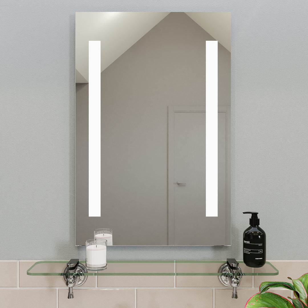 Croydex Thornton Hang 'N' Lock beleuchteter rechteckiger Spiegel mit zwei LED-Lichtleisten 60 x 40 x
