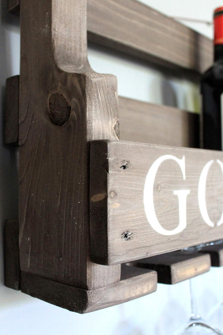 Dekorie Weinregal aus Holz für die Wand - mit Gläserhalter und Good Bottle Schriftzug - Braun - fert