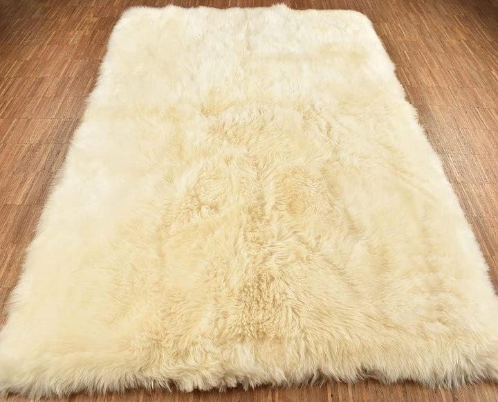 LAMMFELL TEPPICH CHAMPAGNER CREME WEISS CA. 200 x 110 cm FELL TEPPICH KURZWOLLIG AUS 4 SCHWEDISCHEN