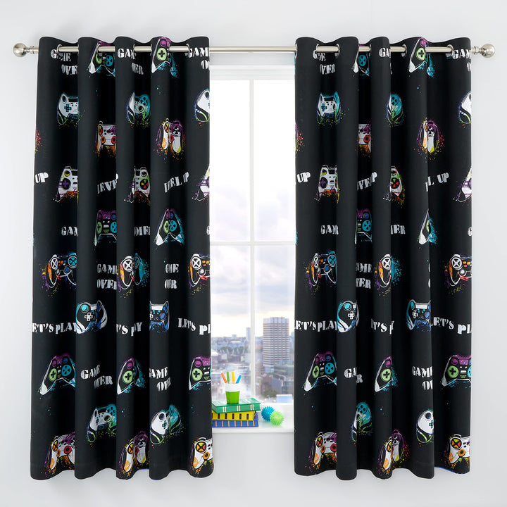 Catherine Lansfield Game Over Vorhänge mit Ösen, 168 x 183 cm, Schwarz, Schwarz