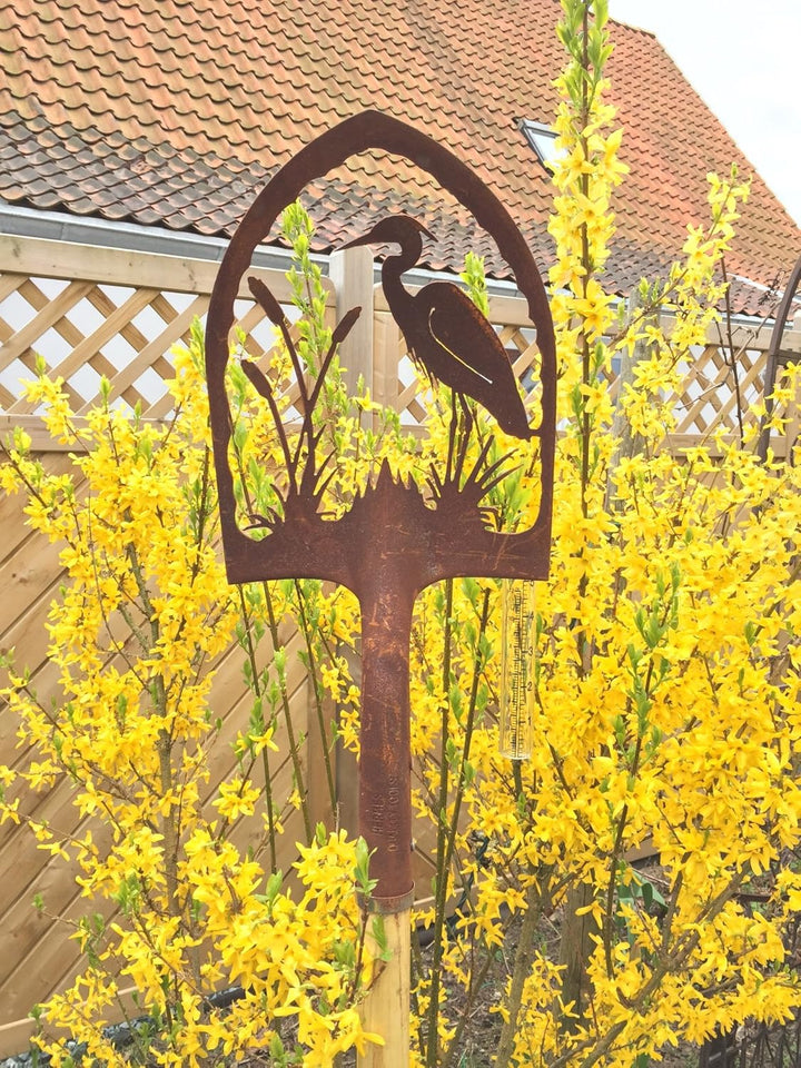 Crispe home & garden Edelrost Deko-Schaufel mit Regenmesser - Reiher - Gartendekoration für aussen,