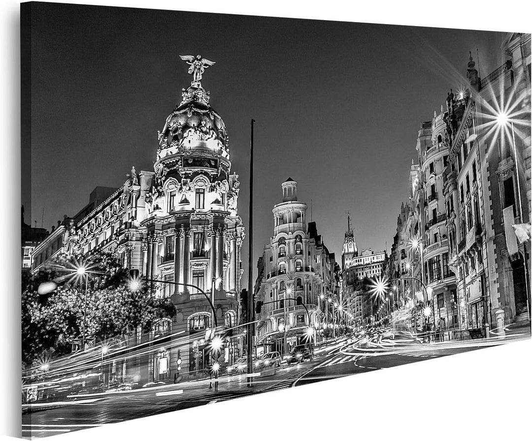 islandburner Bild auf Leinwand Rays of Traffic Lights On Gran Via Street Main Shopping Street In Mad