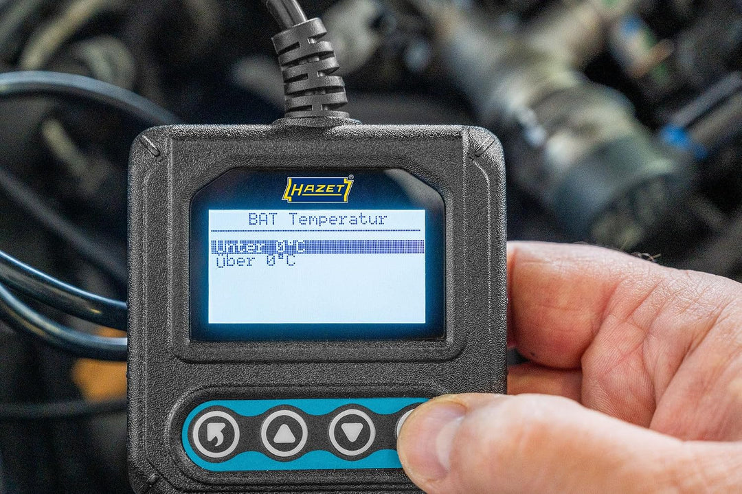 Hazet Batterietester 4650-6, für 12 V Fahrzeugbatterien, mit Polklemmen, Test und Analyse mit LCD Di