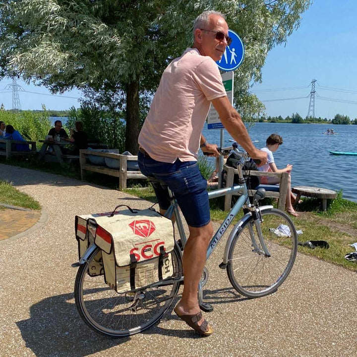 Doppelte Fahrradtasche aus recycelten Zementsäcken - Mumba Löwe-37 × 35 × 15 cm Weiss, Weiss