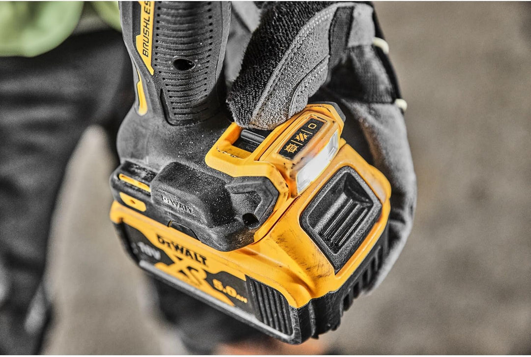 Dewalt 18V Akku-Schlagbohrschrauber DCD805P2T (bürstenloser Motor, 2-Gang-Vollmetallgetriebe, mit LE