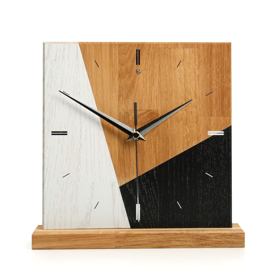 Kreative Feder Designer-STANDUHR „Triangle“ aus Massivholz – analoge TISCHUHR ohne Tickgeräusche (le