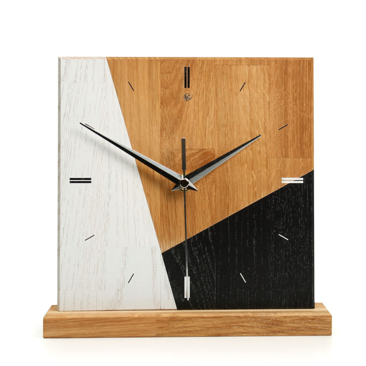 Kreative Feder Designer-STANDUHR „Triangle“ aus Massivholz – analoge TISCHUHR ohne Tickgeräusche (le