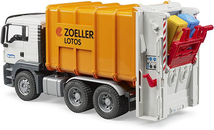 bruder 03762 - Man TGS Hecklader Müll-LKW & 2 Mülltonnen - 1:16 Abfalltonnen Müllabfuhr Müllauto Mül