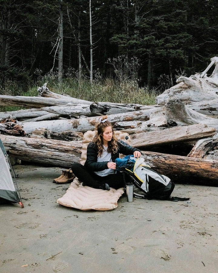 KLYMIT Static V Luxe SL, Isomatte, extra breit, Bester Komfort für Auto-Camping, Reisen und Rucksack