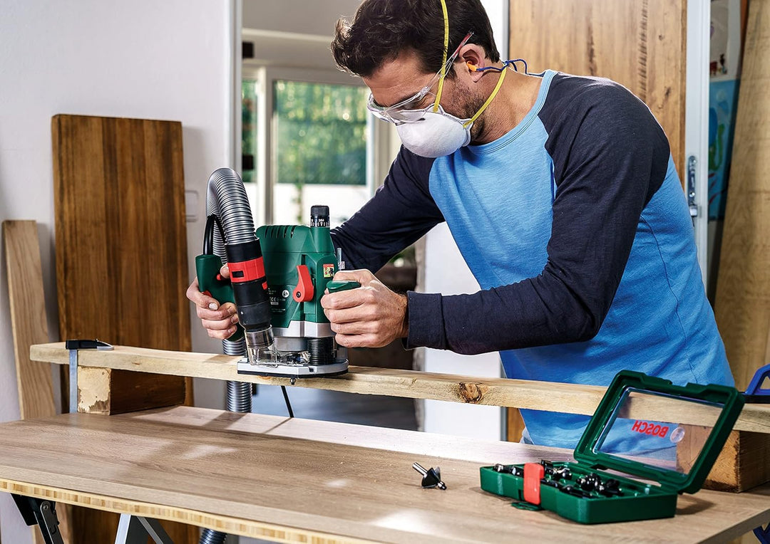 Bosch 15tlg. Hartmetall Fräser Set (für Holz, Ø-Schaft 1/4", Zubehör Oberfräse) 1/4"-Schaft 15 tlg.,
