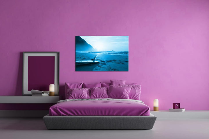 deyoli zurück gelassenes Surfbrett am Strand Format 80x60 Effekt: Monocrome Blau als Leinwandbild, M