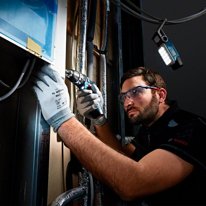 Bosch Professional 12V System Akku LED-Lampe GLI 12V-330 (330 Lumen, Betriebszeit: 180 min/Ah, ohne