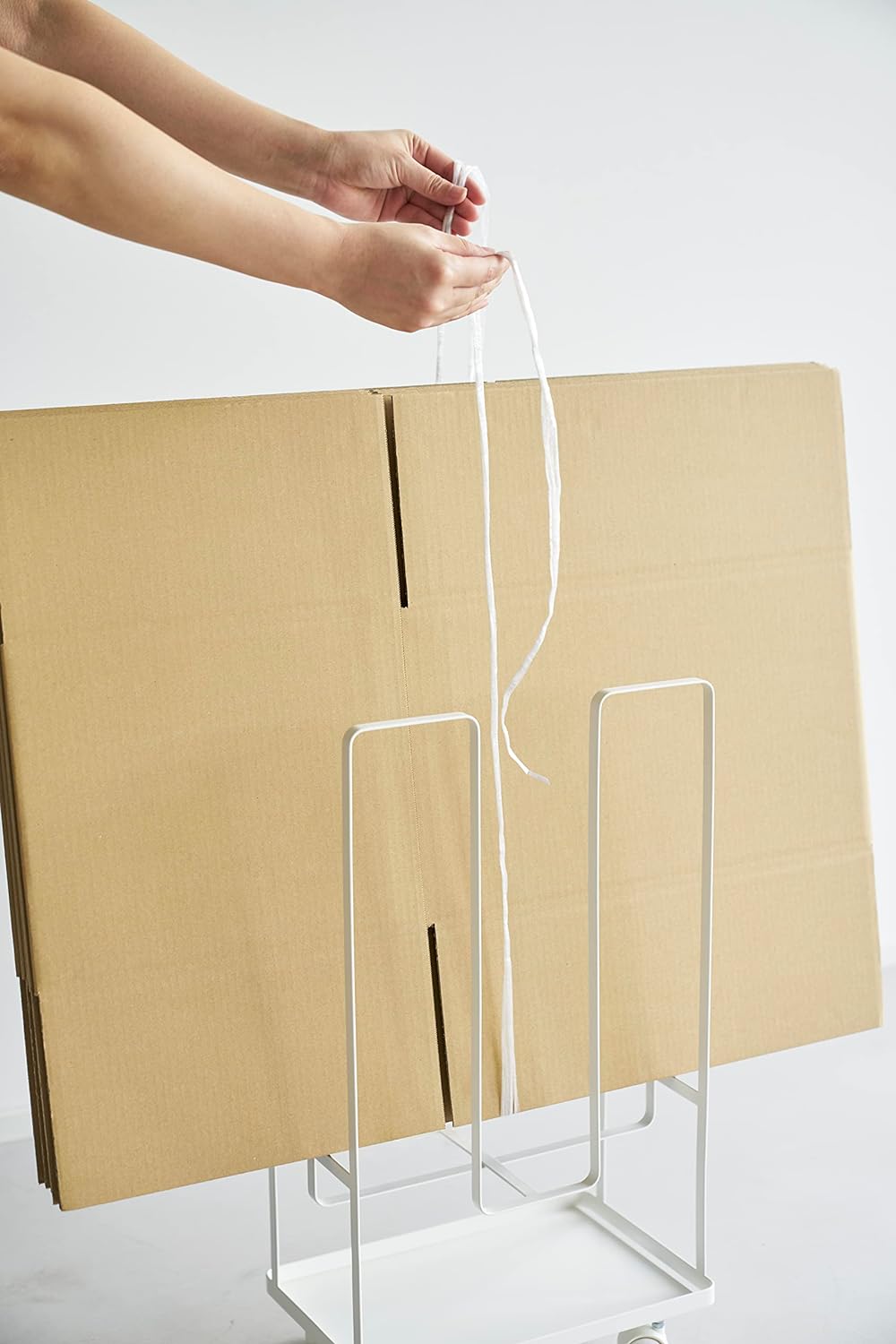 Yamazaki TOWER 5760 Karton Organizer, Weiss, Stahl, L 20 x B 30 x H 54,5cm, Weiss