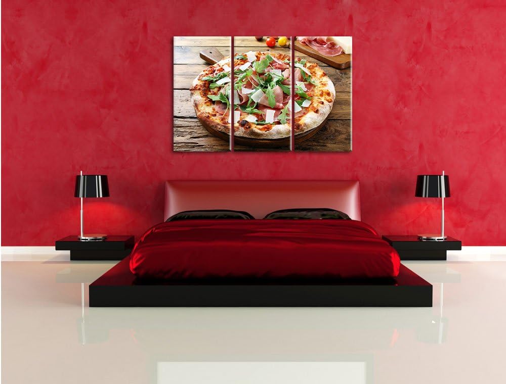 Pixxprint Prosciutto Pizza mit Rucola und Parmesan auf rustikalem Holztisch 3-Teiler Leinwandbild 12