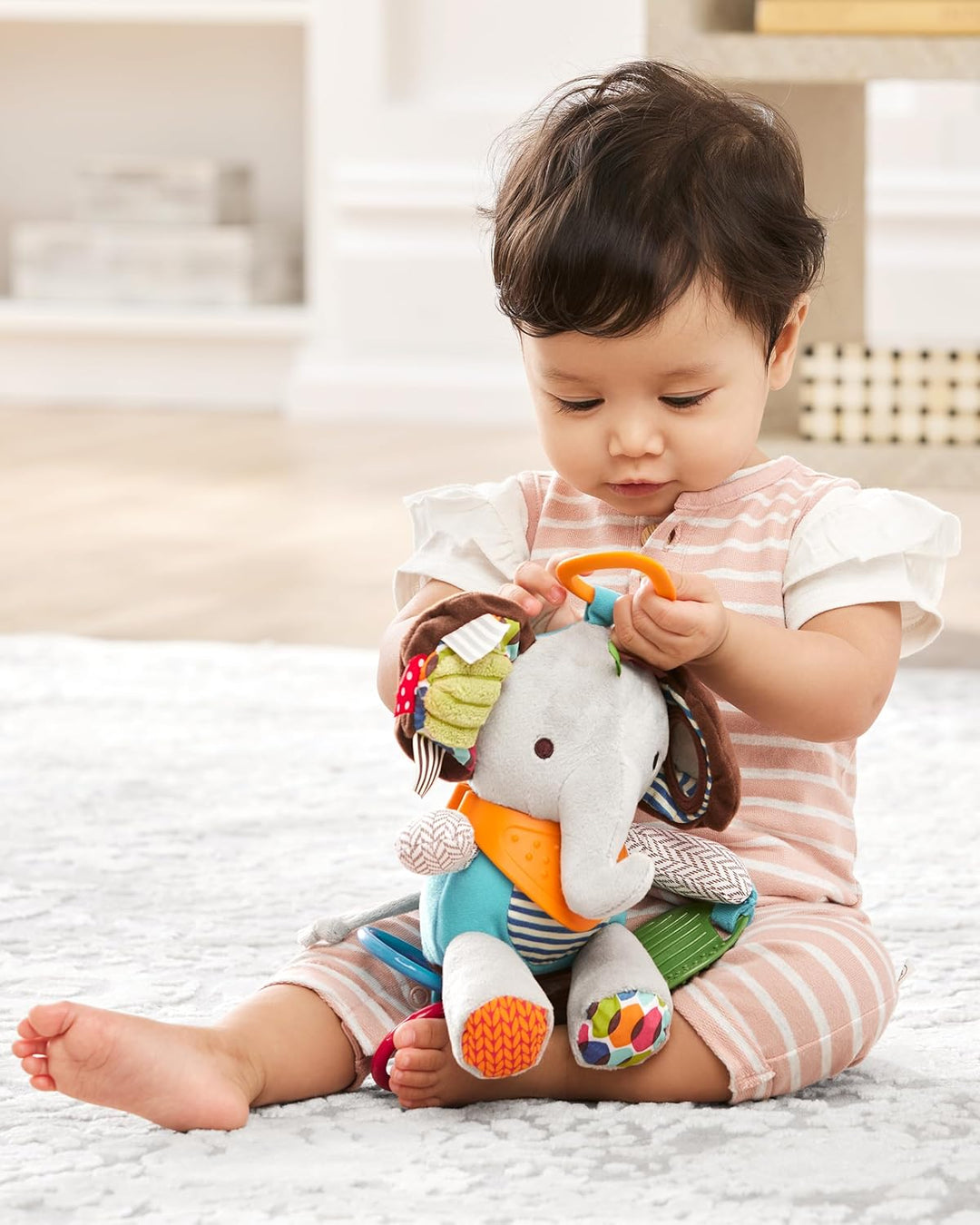 Skip Hop Bandana Buddies Aktivitätsspielzeug, Plüschtier für Babys und Kinder, mehrfarbig, Elefant E