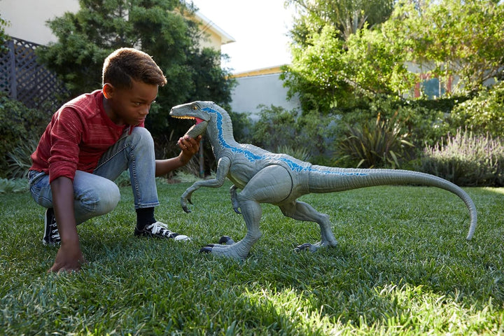 Jurassic World GCT93 - Riesendino Velociraptor Blue, (45 cm hoch, 106 cm lang), realistische Optik,