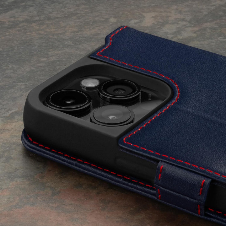 TORRO Hülle kompatibel mit iPhone 15 Pro – Premium Lederhülle mit Standfunktion und Kartenfächern -