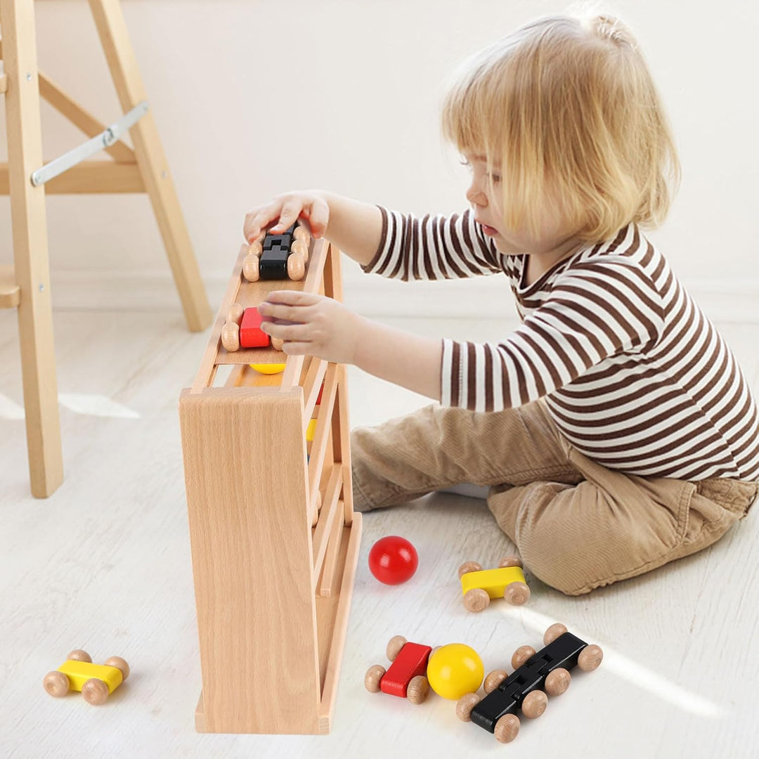 Jacootoys Holzautorampe Kugelbahn Spiel Rennstrecke 5 Schichten Racer Spielzeug Set 4 Autos 3 Bälle