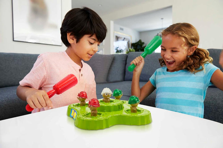 Mattel Games GVD47 - Hau den Maulwurf! Kinderspiel mit Hämmern, Lichtern und Geräuschen, für Kinder
