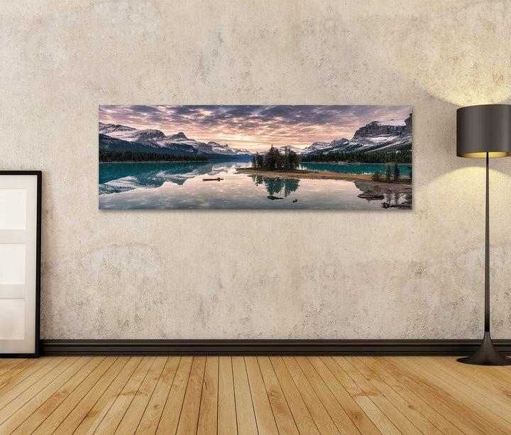 islandburner Bild auf Leinwand Reisende Kanufahrer Rocky Mountain Reflexion Maligne Lake Spirit Isla