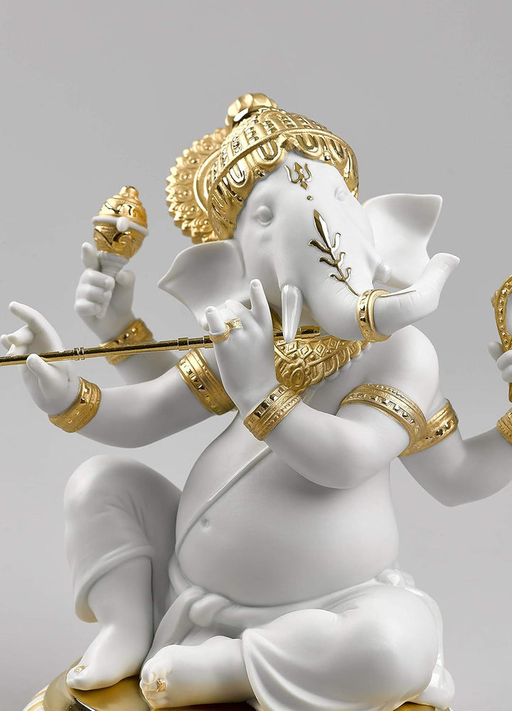 LLADRÓ Figur Ganesha Mit Bansuri. Gold. Ganesha Mit Bansuri. Porzellan.