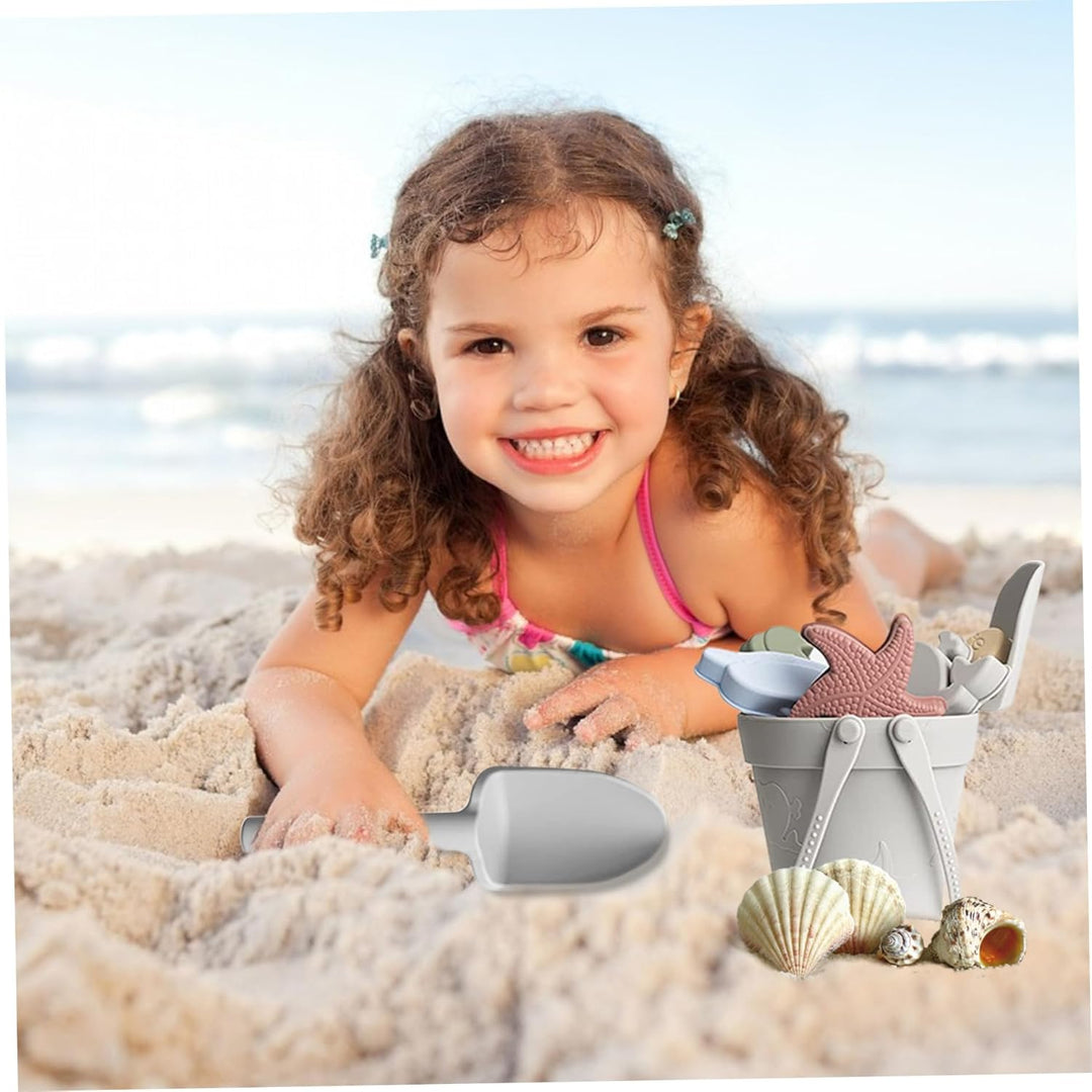 Sandspielzeug für Kinder, 8 Stück, sicheres Silikon-Strandspielzeug mit Schaufel, Eimer und Sandform