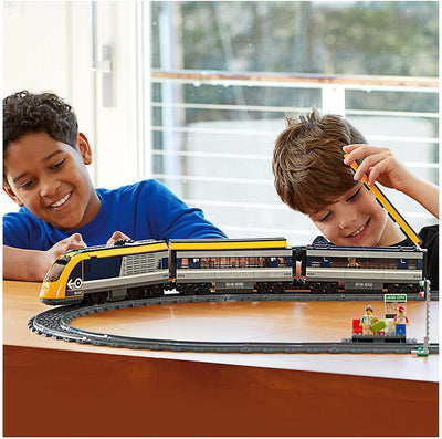 LEGO 60197 City Personenzug mit batteriebetriebenem Motor, ferngesteuertes Set mit Bluetooth-Verbind