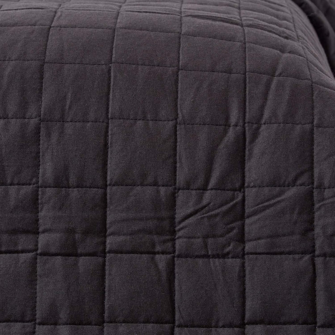 Homescapes Gesteppte Tagesdecke, schwarz/grau, Bettüberwurf aus 100% Baumwolle, Wendetagesdecke, 150