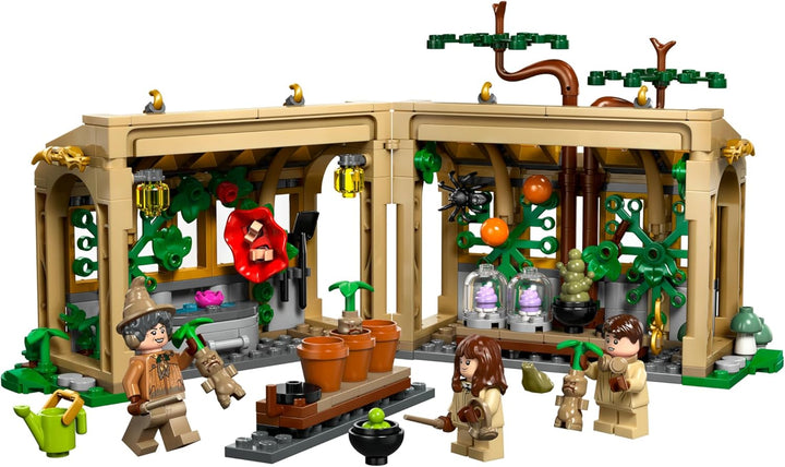LEGO Harry Potter Schloss Hogwarts: Kräuterkundeunterricht – Spielset mit Neville Longbottom, Hermin