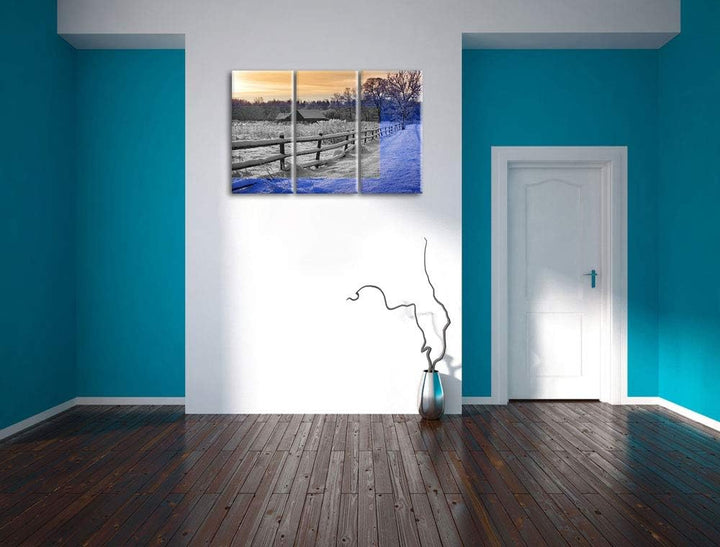 kleines Holzhaus in verschneiter Landschaft schwarz/weiss 3-Teiler Leinwandbild 120x80 Bild auf Lein