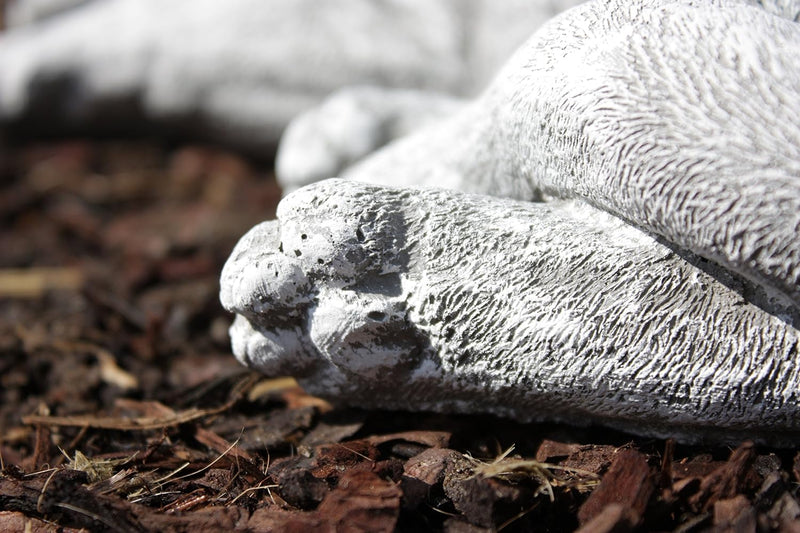 stoneandstyle Steinfigur Grosse Katze schlafend, frostfest bis -30°C, massiver Steinguss