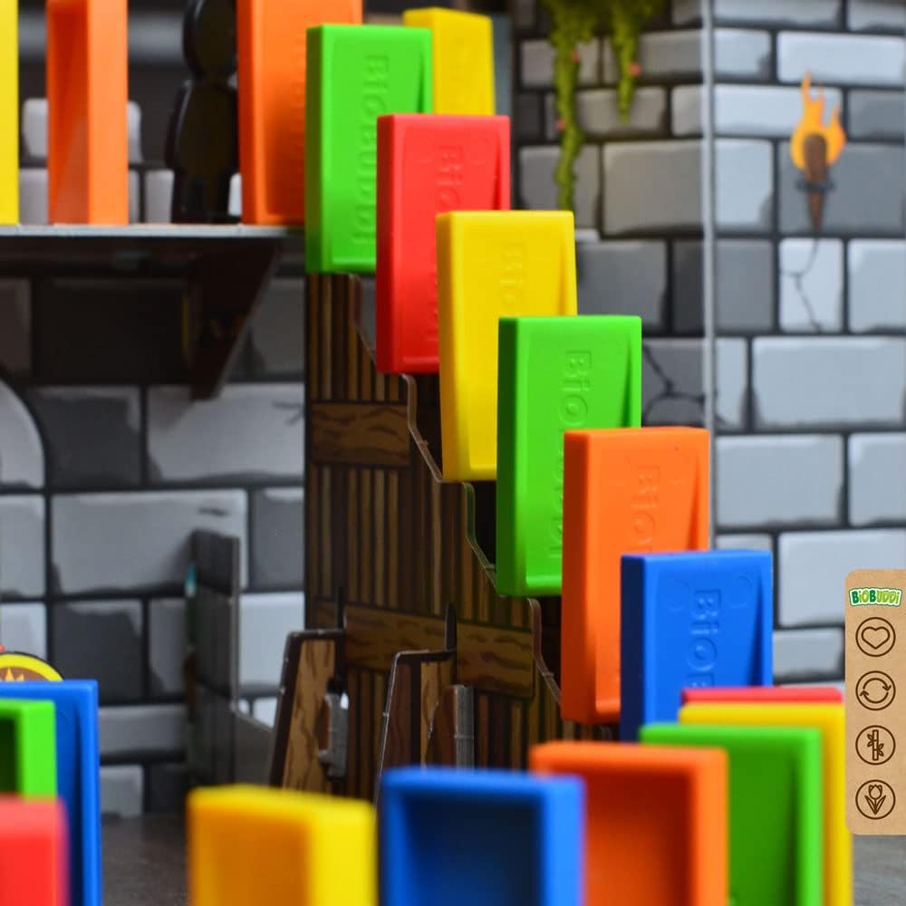 BIOBUDDI Domino in der Burg mit 10 Figuren, 166 Teile, klimaneutral hergestellt in EU (Niederlande),