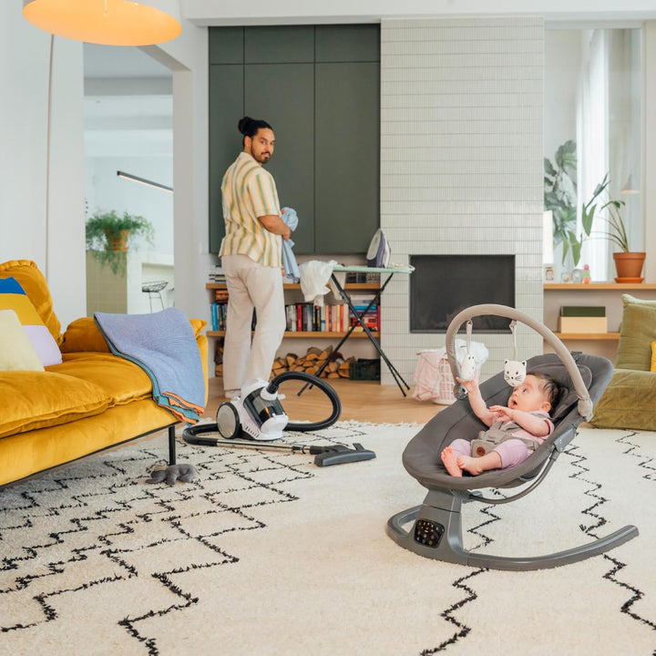 Bebeconfort Jolana, Babywippe elektrisch, 0–6 Mon (9 kg), automatische Bewegungserkennung, 12 beruhi