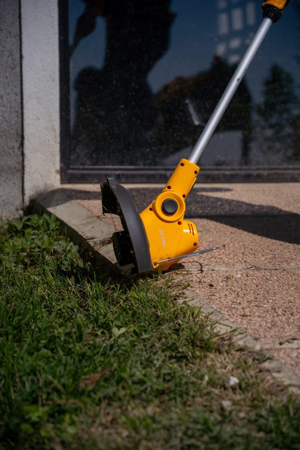 STIGA Rasentrimmer GT 100e Akku-Kit, Für die Gartenpflege, Schnittbreite 25 cm, 20 V (2 Ah) ePower A