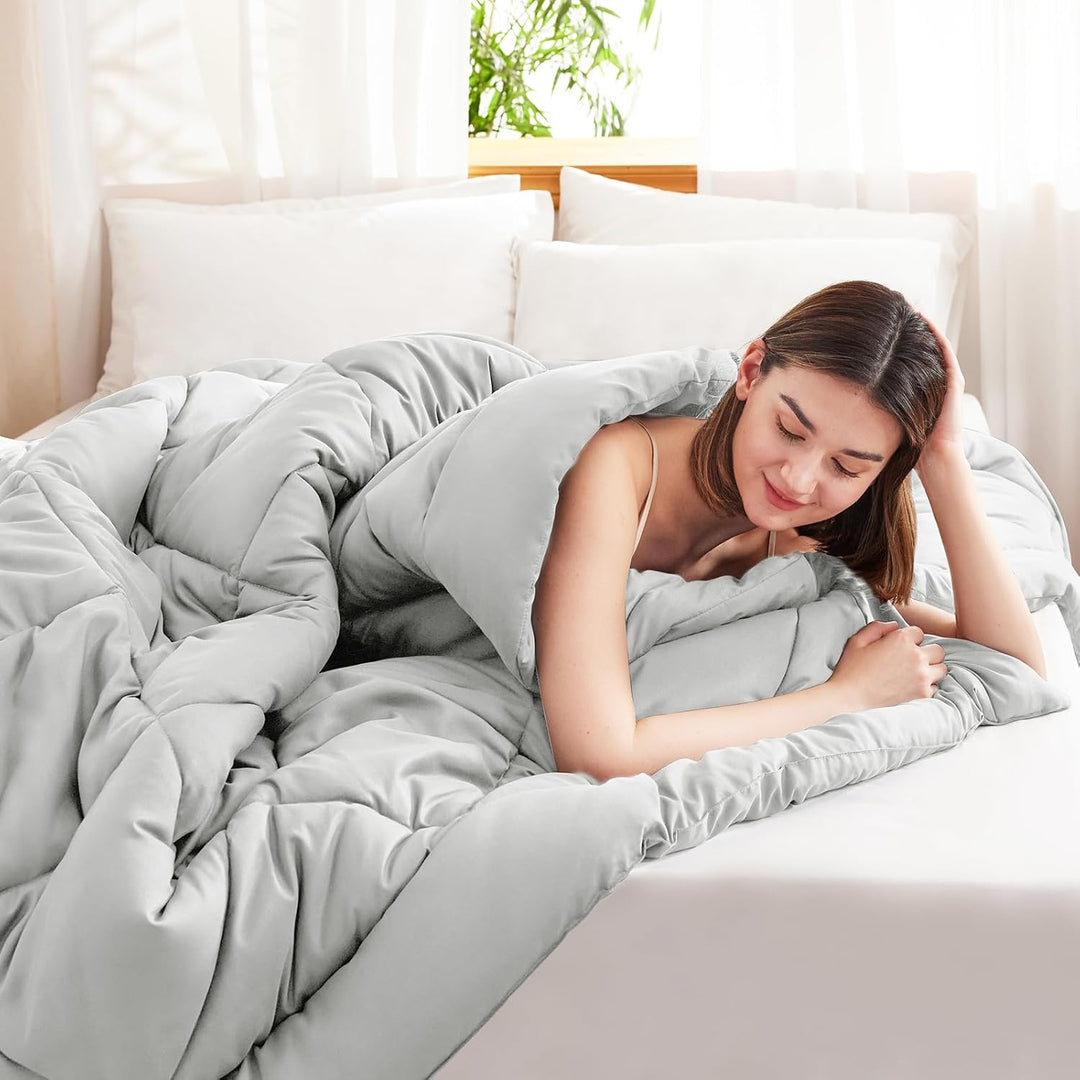 WAVVE Bettdecke 200x200 cm Ganzjahresdecke 4 Jahreszeiten, Steppdecke 300gsm Mikrofaser 200x200cm, S