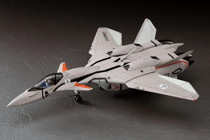 VF-11B Thunderbolt `Macross PLUS` (Plastic model) 1/72