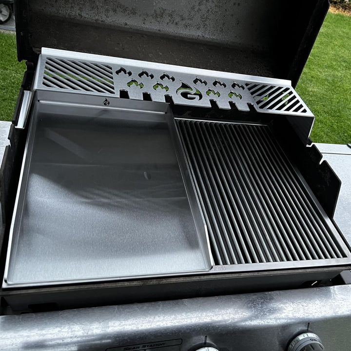 Grillrost.com Das Original Edelstahl Grillplatte | Plancha 49x32,5cm - passend für Weber Genesis I |