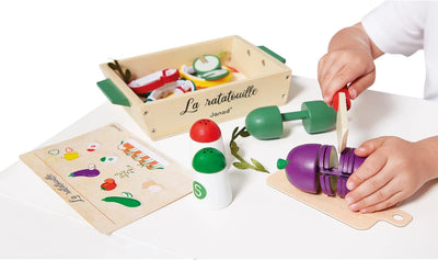 Janod Janod-Ratatouille-Spielset-32 Küchenzubehörteile-Rezept + Utensilien + Gemüse-Rollenspielzeug-