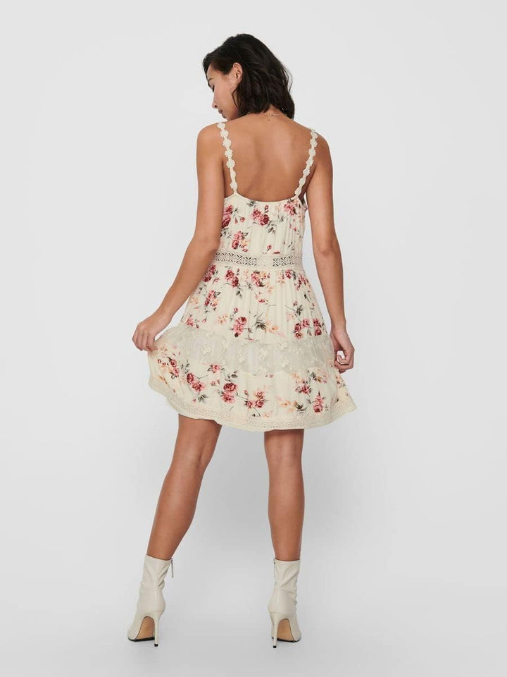Only Damen Kleid Karmen Anne Träger-Kleid mit Blumen-Muster 15177478 Creme brûlée: Rose Flower 34 EU