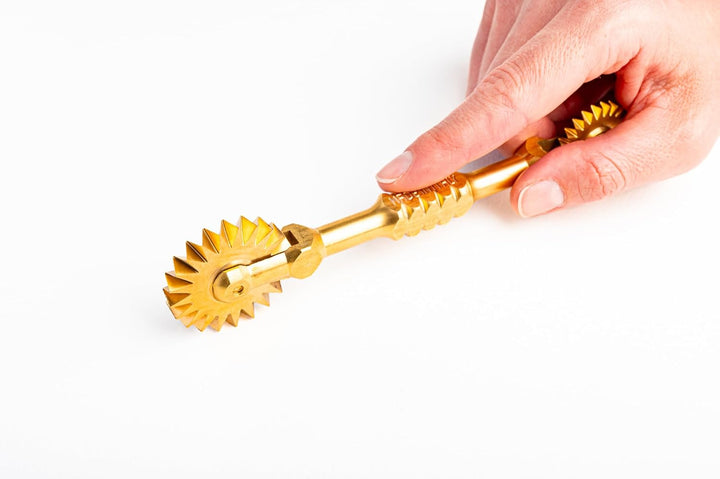 La Gondola Professioneller Nudelschneider DINO aus Messing, ideal für Ravioli und frische Nudeln