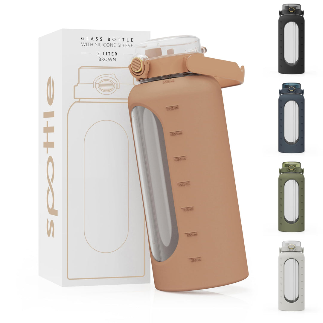spottle Glasflasche 2 Liter - Trinkflasche 2L Glas mit Strohhalm - Grosse Wasserflasche mit Schutzhü
