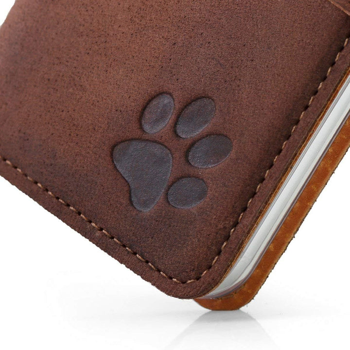 SURAZO Handy Hülle Für Xiaomi Redmi 7A - Pfote - TV RFID Nubuk Nussbraun - Ölleder Premium - Vintage