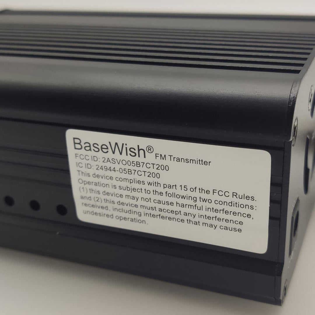 BaseWish FM-Transmitter mit grosser Reichweite, 7 W, 1 W, mit LCD und 3,5 mm Audiokabel, ideal für K