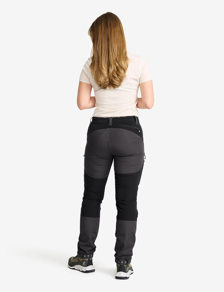RevolutionRace Damen RVRC GP Pro Pants, Hose zum Wandern und für viele Outdoor-Aktivitäten M Jet Bla