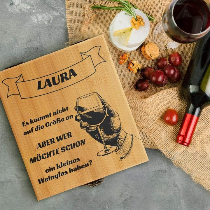 Maverton Weinöffner-Set personalisiert Weinset Sommelier Set - Geschenkbox Holzbox + 4er Weinzubehör