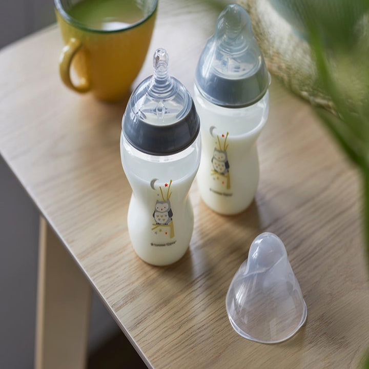 Tommee Tippee Closer to Nature Newborn Baby Bottle Starter Set, Breast-Like Teats with Anti-Colic Va