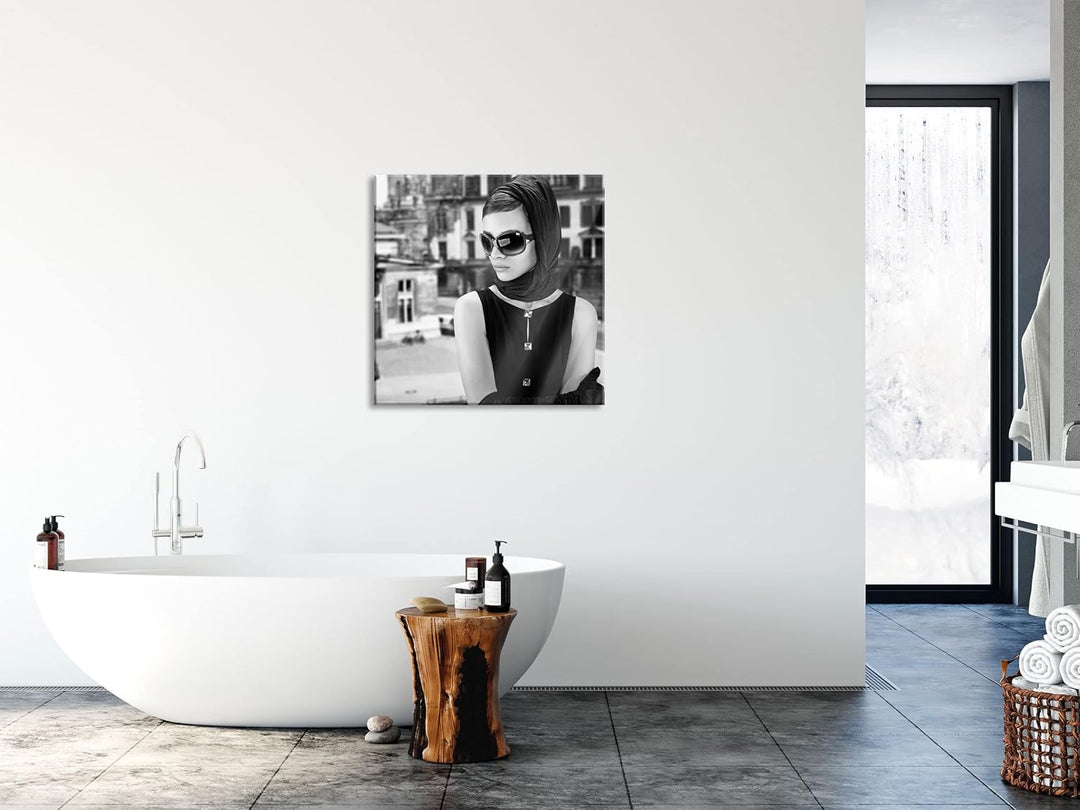 Pixxprint Glasbild | Wandbild auf Echtglas | Audrey in Paris | 80x80 cm | inkl. Aufhängung und Absta