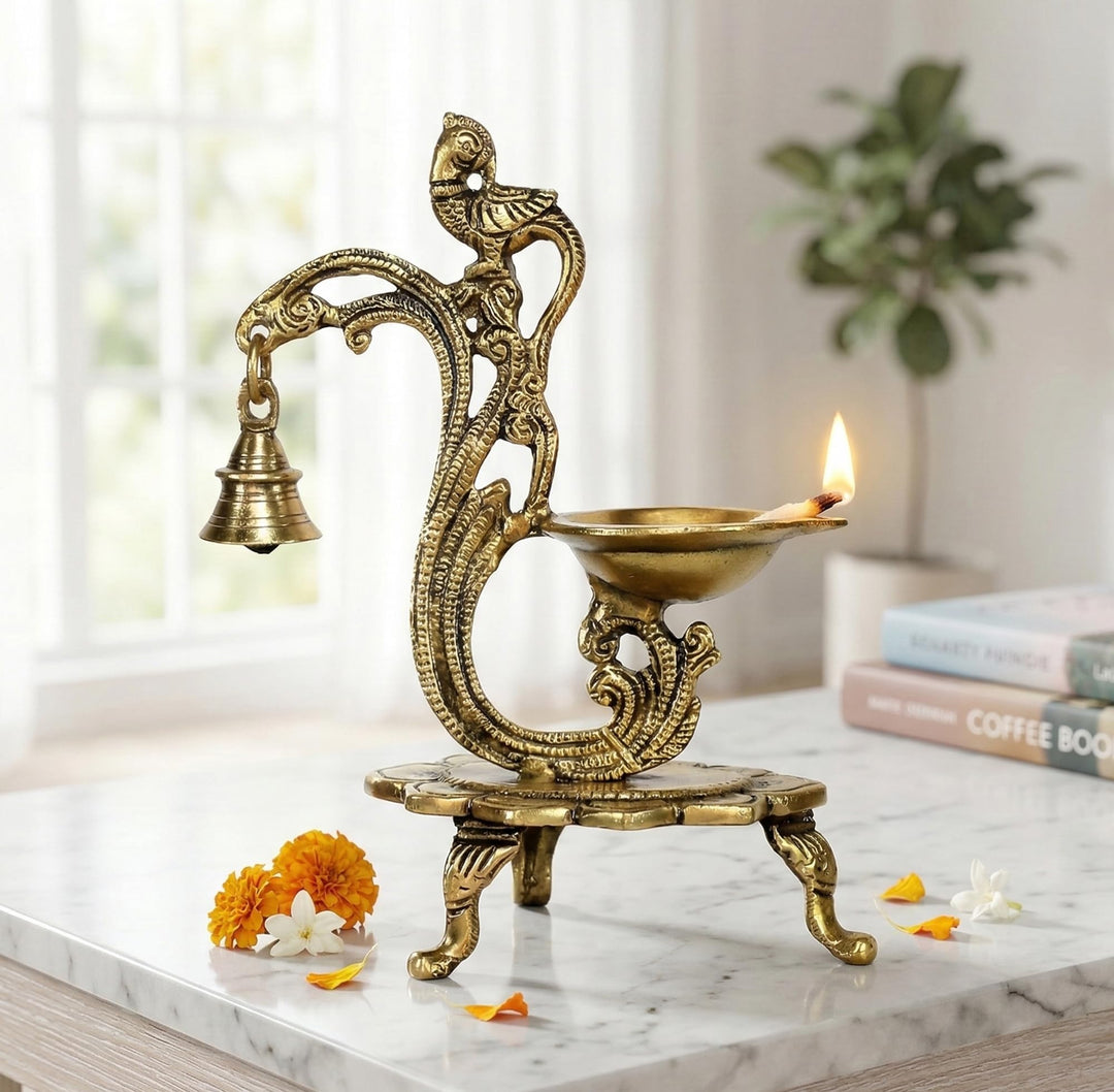 eSplanade Lotos runde Messingdiya-Öllampe für Haus und Büro Peacock Diya mit Bell Golden Peacock Diy