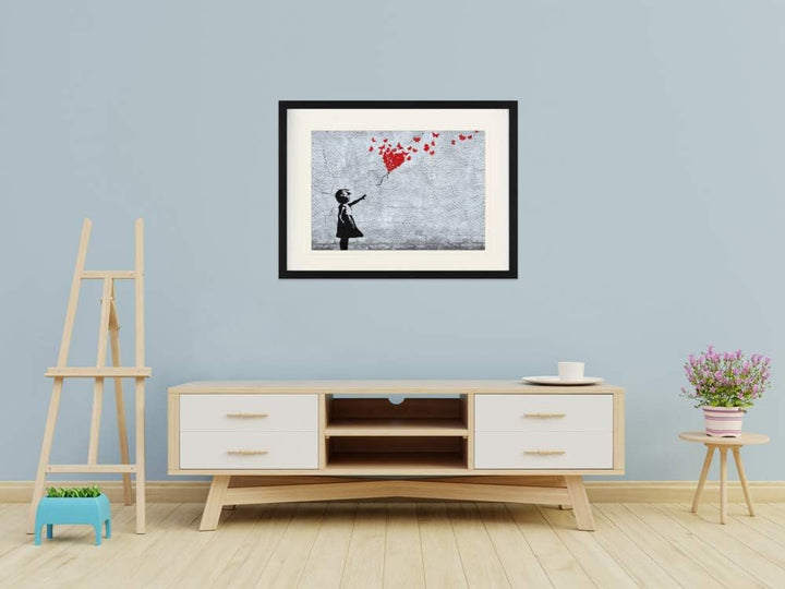 1art1 Mädchen Poster Mädchen Mit Luftballon Und Schmetterlingen, Banksy-Style Gerahmtes Bild Mit Edl